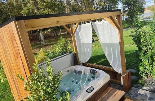Kerprich-aux-Bois House | Loftconcept57. Maison-spa Privé Avec vue sur L'étang du Stock