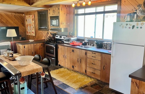 Roscoe Ski Chalet | Lofted farmhouse in charming Roscoe non the Beaverkill river
