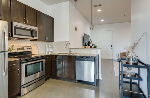 West End House | Lofts @30th-Mins 2 Broadway-Walk 2 Centennial Park