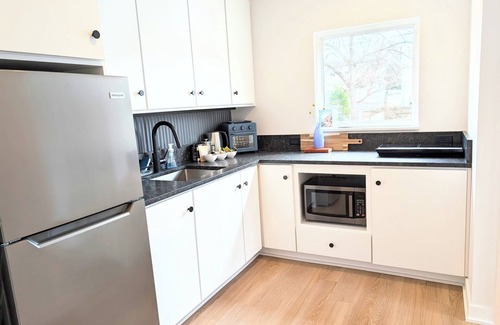 Downtown Apartment | Lofty Living - Walk to Downtown