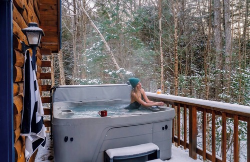 Mount Holly Cabin | Log Cabin+ 5 Min to Ski Okemo! + Hot Tub!