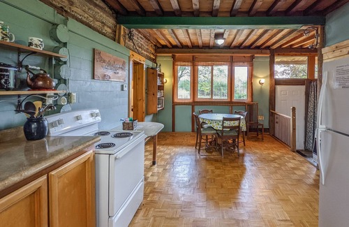 Calico Rock House | Log Cabin at Tan Trough Holler
