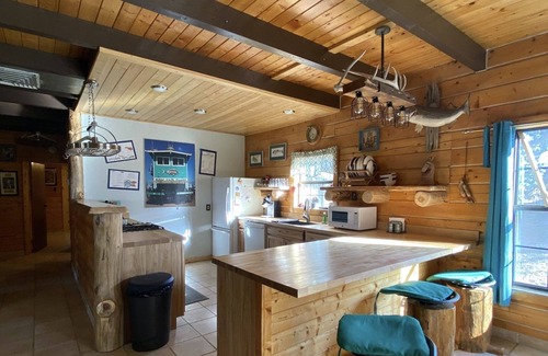 Elephant Butte House | Log Cabin at the lake