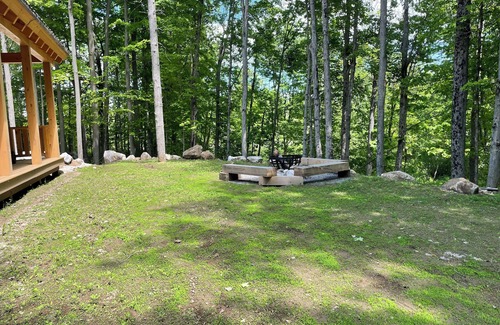 Greater Madawaska Cottage | Log Cabin - Enjoy Nature’s Playground, Dining, Adventure - Calabogie