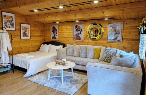 Gillingham House | Log Cabin