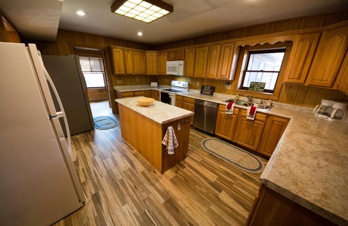 Nashville Cabin | Log cabin, hot tub, 3 minutes to Nashville!