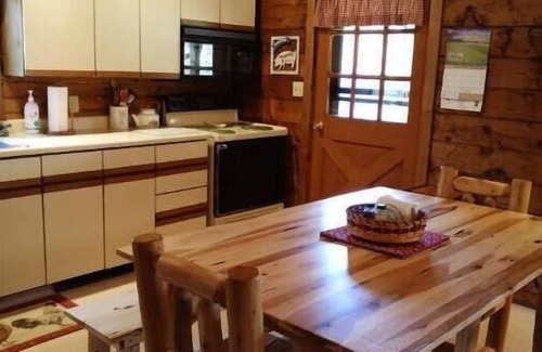 Strongstown Cabin | Log Cabin in Farm Country Setting