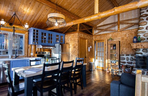 Saint-Raymond Ski Chalet | Log cabin located on a private island.