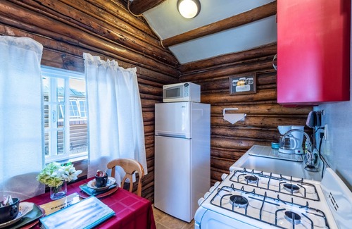 Pinedale Cabin | Log Cabin Motel