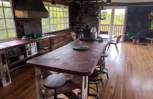 Elands House | Log Cabin OFF GRID, fire place, balconies/library/Rain forrest, walk, swim.