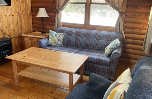 West Bay Cabin | Log Cabin on Bras d'or lake, 1 BDR (5 of 5)
