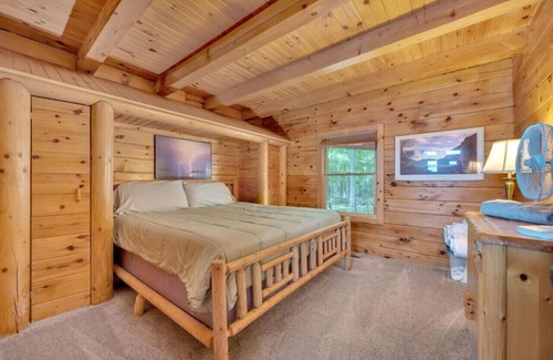 Lupton Resort | Log Cabin on Private 8 acre ISLAND!