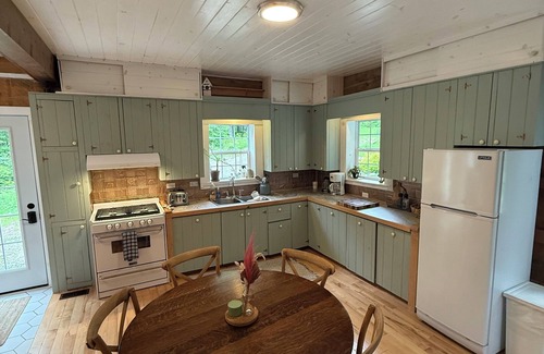 Haliburton Cabin | Log cabin on the hill