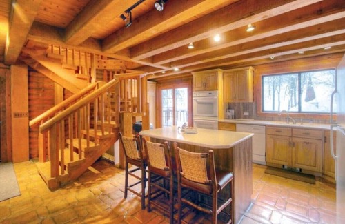 Sundance Cabin | Log Cabin On The Stream w/hot tub Mountain Cabins Utah