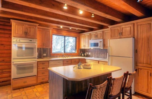 Sundance Cabin | Log Cabin On The Stream w/hot tub Mountain Cabins Utah