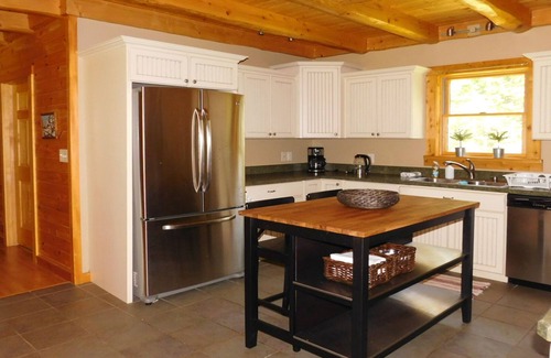 North Troy House | Log Cabin - One Mile From Jay Peak Resort