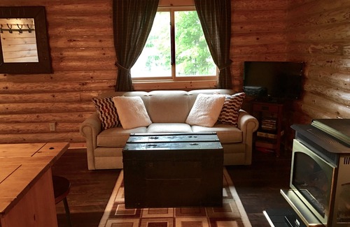 Munising Cabin | Log Cabin Rental! Quiet, Peaceful & Private Lakefront. Dog Friendly!