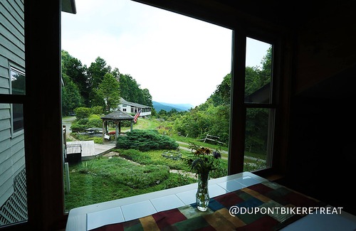 Cedar Mountain Apartment | Log Cabin Suite1-RideIn RideOut