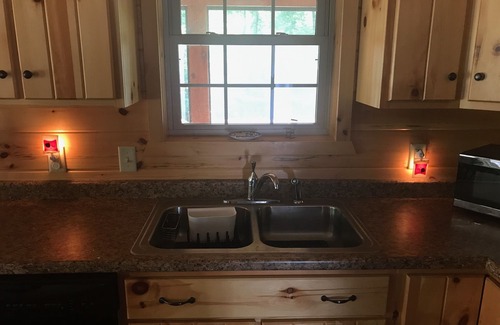 Willow Cabin | Log Cabin/screened porch, 9 Acres/Mountain views
