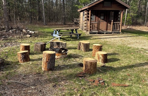 Big Rapids Cabin | Log Cabin Sleeps four