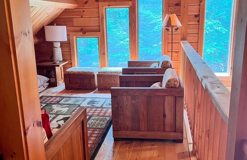 Wilmington Cabin | Log Cabin w/Hot Tub - close to Whiteface