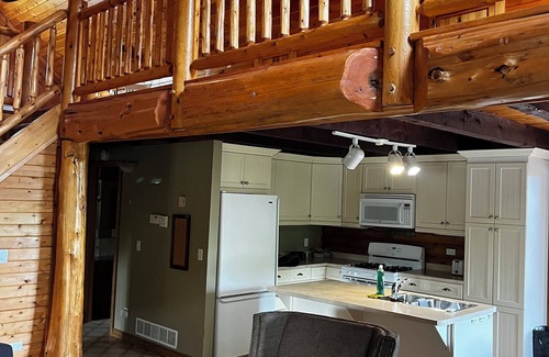 Tobermory Cottage | Log Cottage- 43 Head St