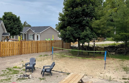 Tobermory Cottage | Log Cottage- 43 Head St
