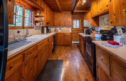 Indian Hills Cabin | ★ Log Haven ★ Red Rocks ★ Game Room ★ Easy Denver Access ★