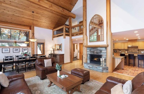 Blueberry Hill House | Log Home, Free Village Parking! Hot Tub, Fireplace