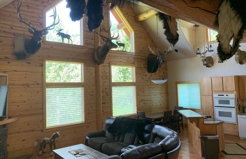 Star Valley Ranch House | Log home in the Mountains