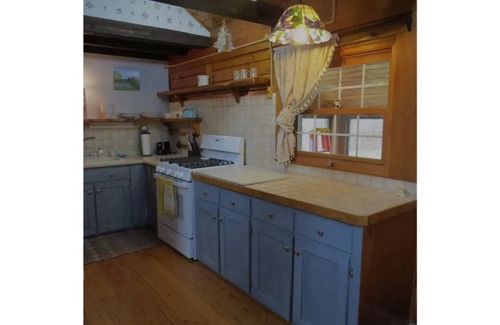 Town of Varick House | Log Home Leisure