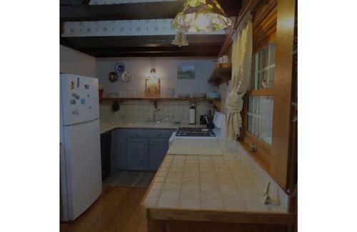 Town of Varick House | Log Home Leisure