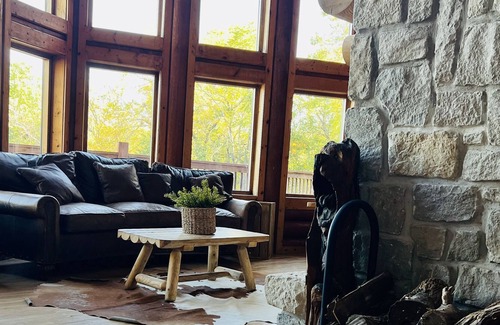 Franklin County Cabin | Log home on 42 acres