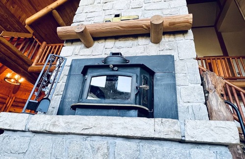 Franklin County Cabin | Log home on 42 acres