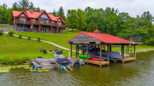 Dry Ridge House | Log Home on Williamstown Lake - Near Ark