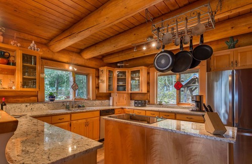 Sunshine Coast House | Log Home, spectacular views,situated, area surrounded by lakesnBC Reg#H096682329