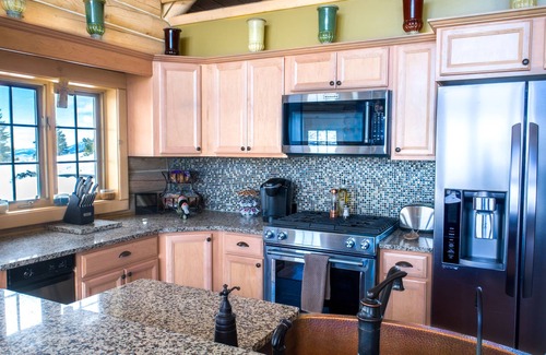 Bozeman House | Log Home, Stunning Views, Smart Tech Galore & Hot Tub on 23 Acres