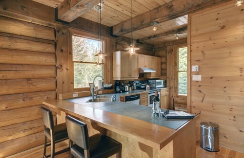 Lac Superieur Village Cottage | Log Home Vallée du nord #056
