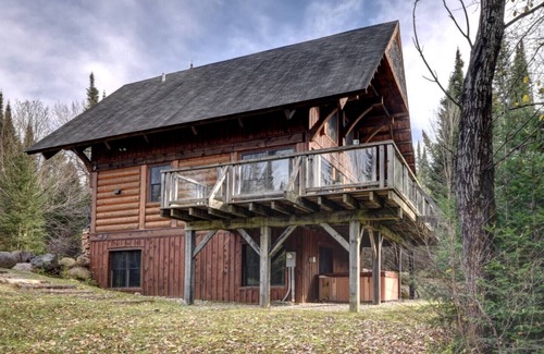 Lac Superieur Village Cottage | Log Home Vallée du nord #056