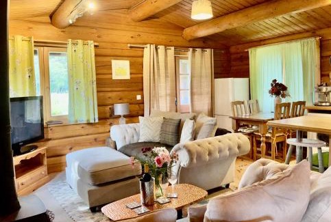 Newland Near Ulverston Cabin | Log home village