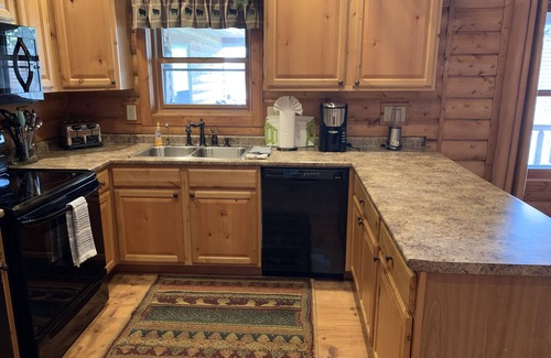 Apple River House | Log Home w/hot tub in Apple Canyon Lake