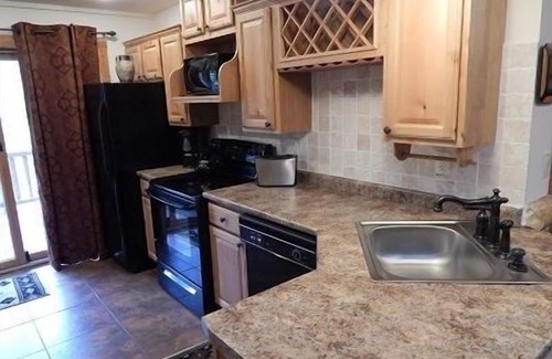 Apple River House | Log Home w/hot tub in Apple Canyon Lake