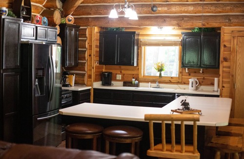 Darby House | Log Home with HUGE deck and riverfront access! Near set of YELLOWSTONE :)