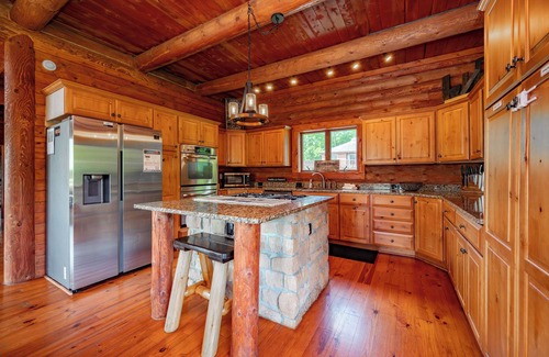 Thayerville House | Log Retreat: Lake Access, Dogs Welcome, Dock Slip, 2 Hot Tubs!