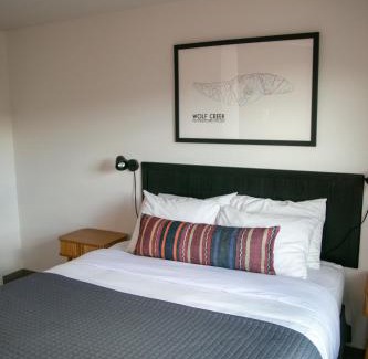 South Fork Hotel | LOGE Wolf Creek