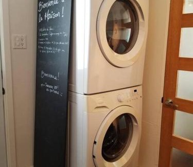 Chicoutimi Apartment | Logement avec stationnement tennis et piscine