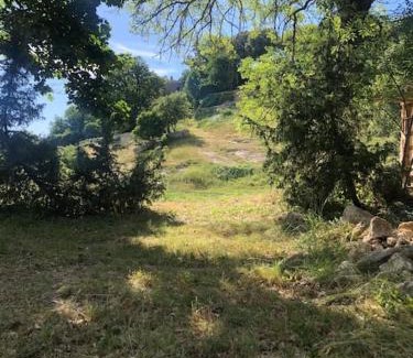 Saignon Apartment | Logement calme avec vue sur le Luberon