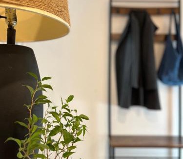 Cote-Saint-Paul Apartment | Logement complet, proche métro, parking gratuit