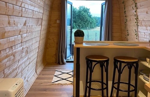 Monts-sur-Guesnes Cabin | Logement Insolite : la Ruche Verte