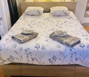 Tournay House | Logements Un Coin de Bigorre - T2 de campagne - Canal plus & Netflix - Wifi fibre - Centre village